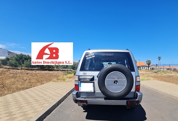 Imagen de TOYOTA LAND CRUISER