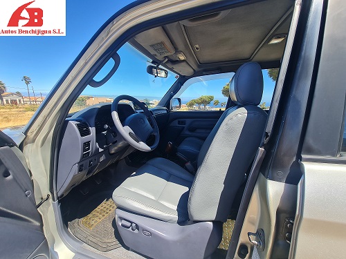 Imagen de TOYOTA LAND CRUISER